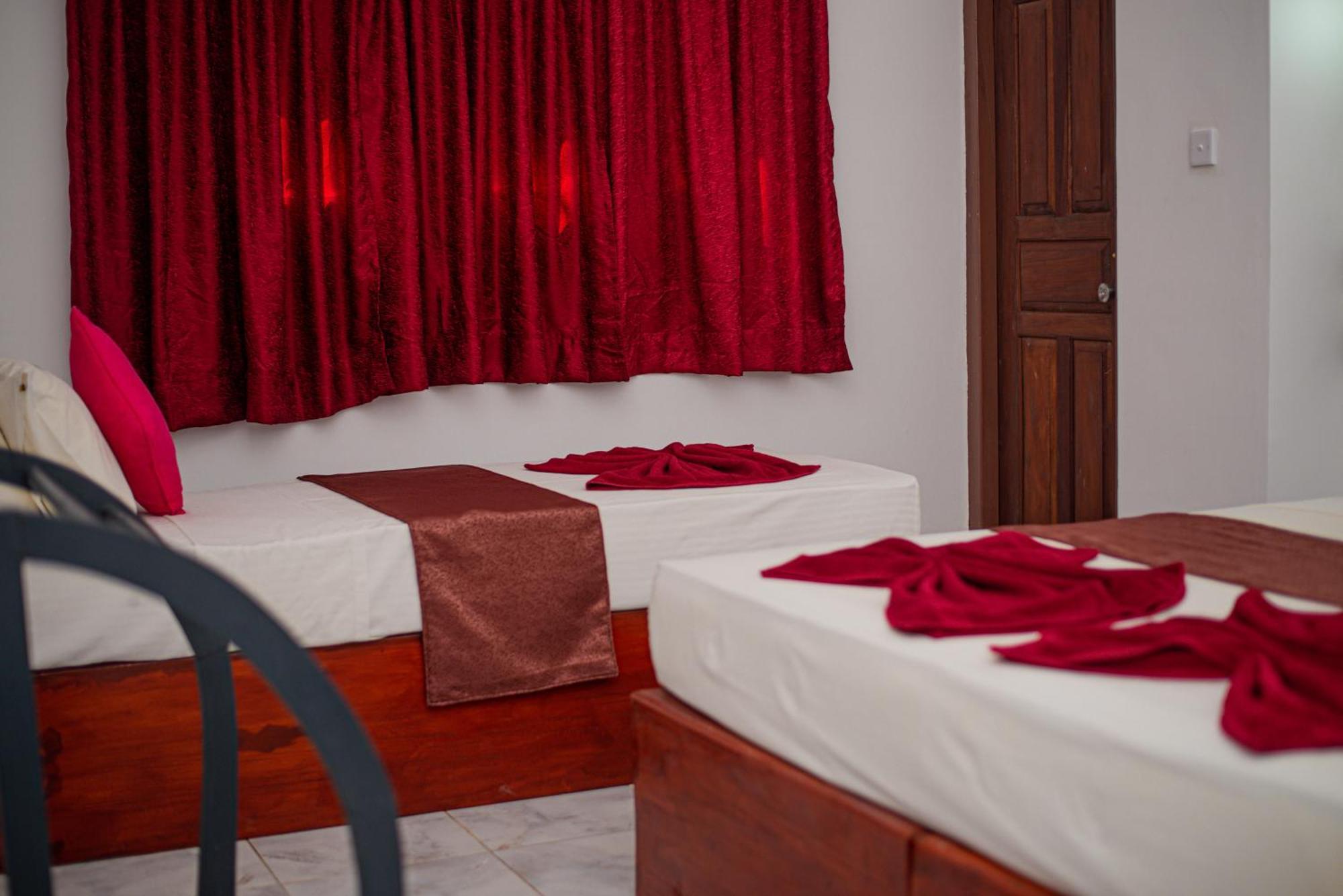 Sundowners Guesthouse Hikkaduwa Δωμάτιο φωτογραφία