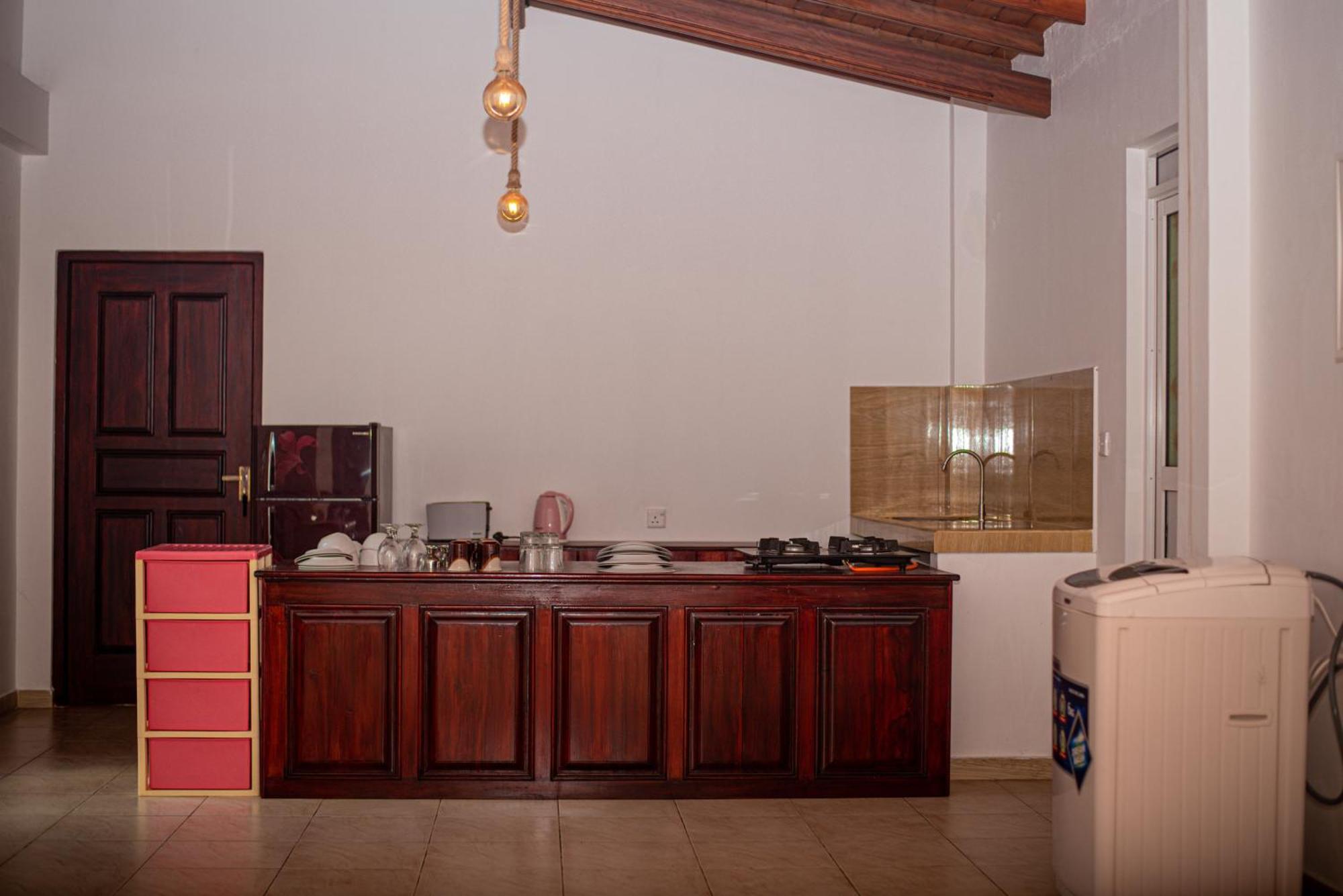 Sundowners Guesthouse Hikkaduwa Δωμάτιο φωτογραφία